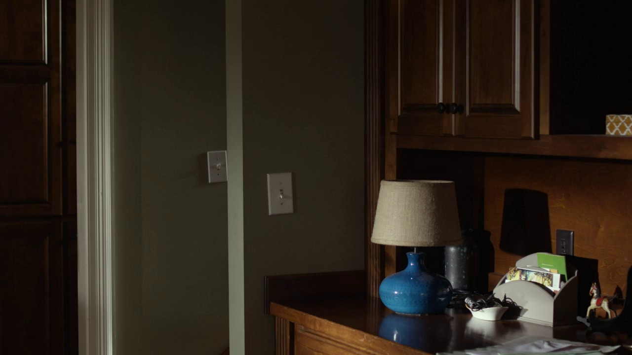 Before I Wake (2016) AMZN WEB-DL Hindi + En Ta Te 720p AVC DDP 2.0 ESub B4uHD.mkv.0001